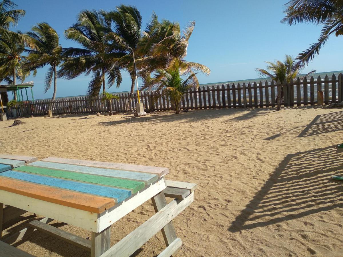 Pal'S On The Beach - Dangriga, Belize Exterior photo